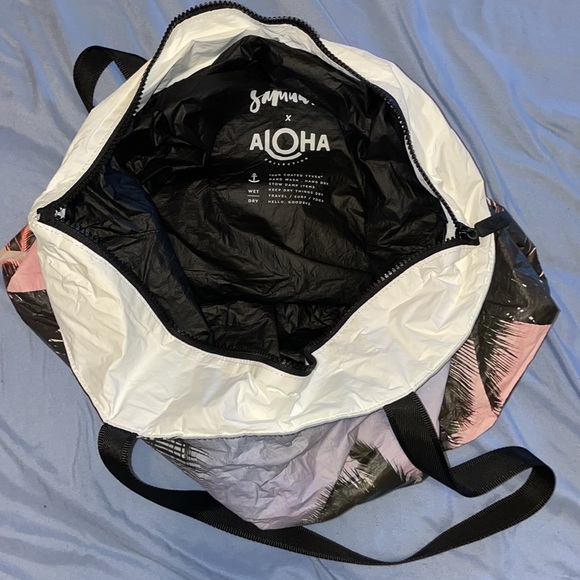 Aloha Collection Tote. Please review photos & description. - Picture 4 of 13